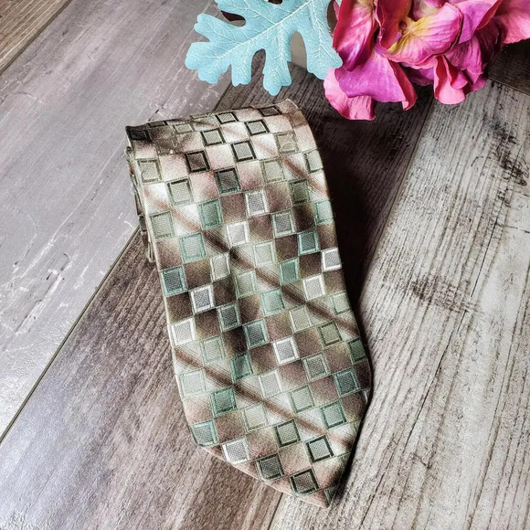 Mario Ferrari Men's Green and Tan Geometric Silk Neck Tie - Picture 1 of 8